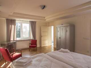 Отели типа «постель и завтрак» Bergamotka Констанцин-Езёрна Роскошный четырехместный номер-2